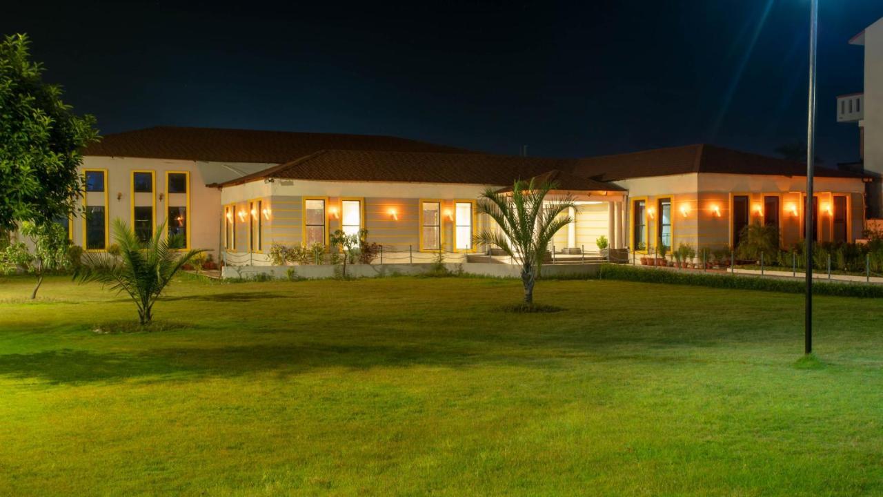 Hotel Siddhartha, Nepalgunj 외부 사진